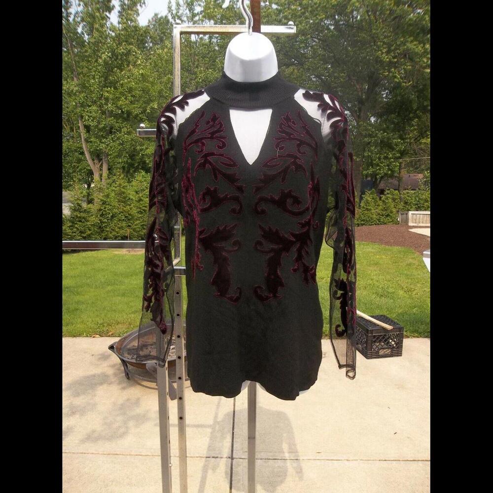 NWOT INC GORGEOUS BLACK & BURGENDY SCROLL EMB SWEATER 1X